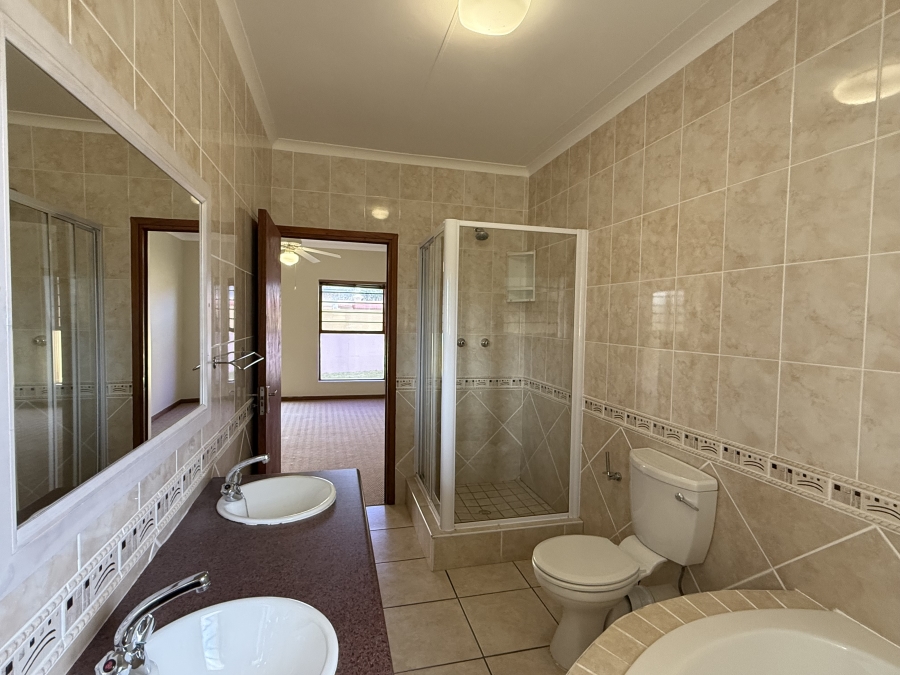 3 Bedroom Property for Sale in Sandbaai Western Cape